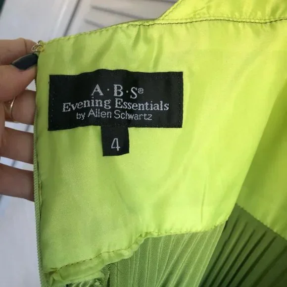 🌎A*B*S by Allen Schwartz || Chartreuse satin halter cocktail dress - Picture 5 of 9